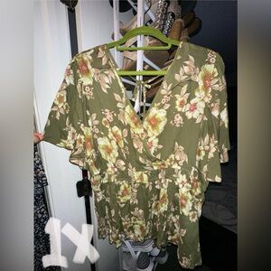 Women’s green floral top